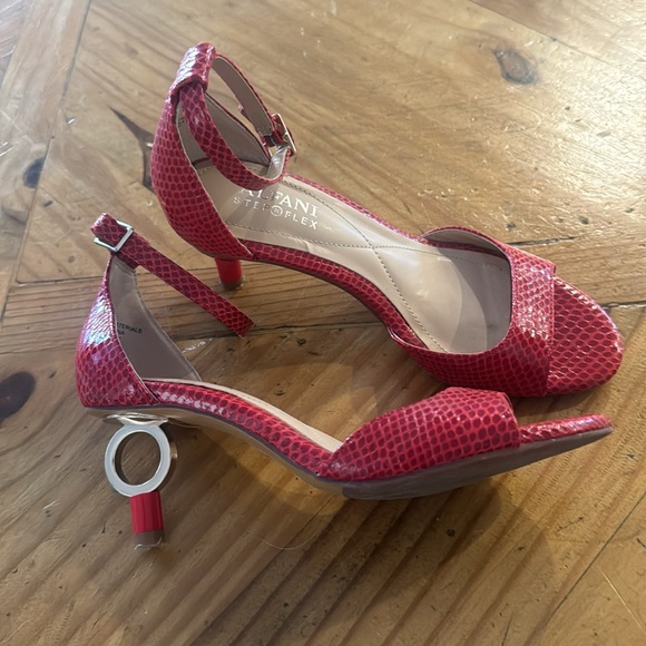 Red kitten healsandals - Picture 2 of 3